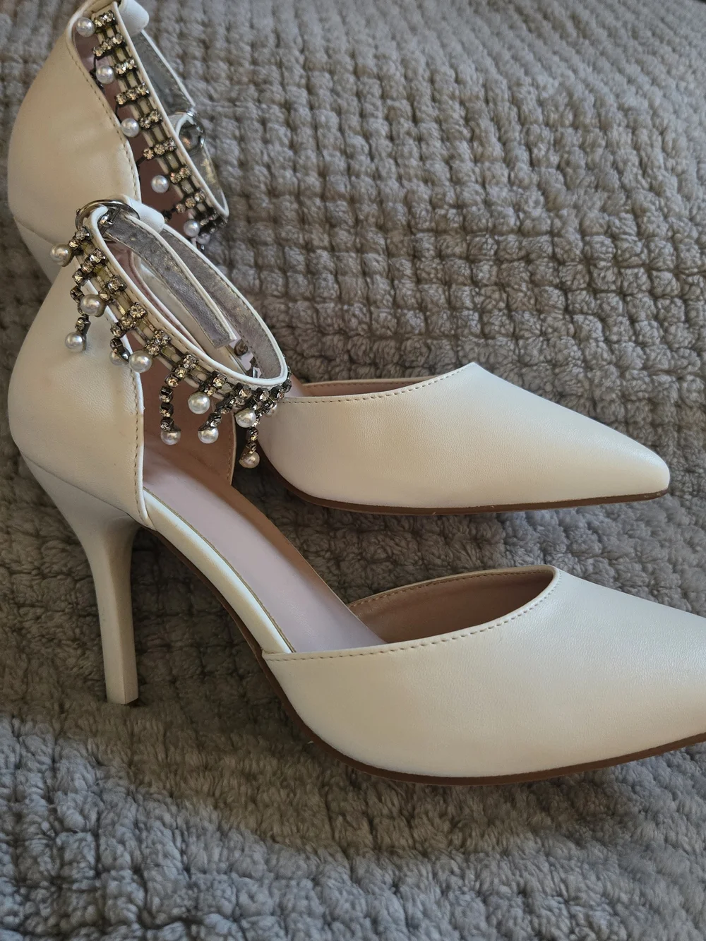 Camssoo Off White Ivory Rhinestone Tassel Stiletto Heels - Size 7.5 NWOT
